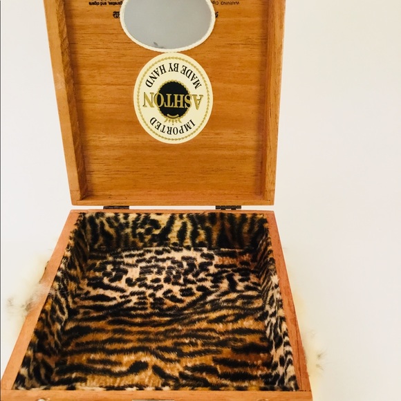 Handmade Cigar Storage Box - Picture 5 of 5